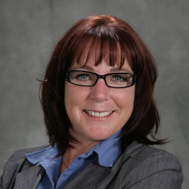 Laurie Lyon Photo 15