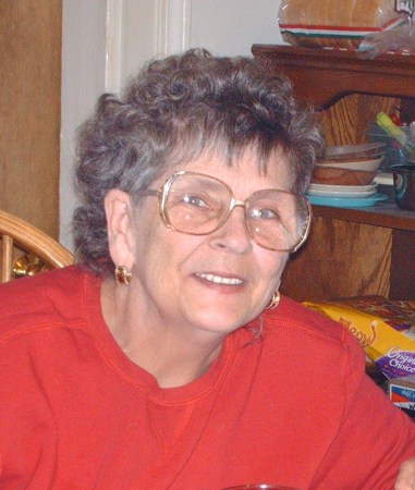 Linda Connolly Photo 32