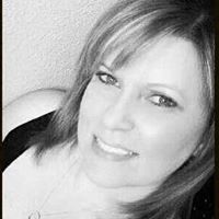 Melanie Saunders Photo 27