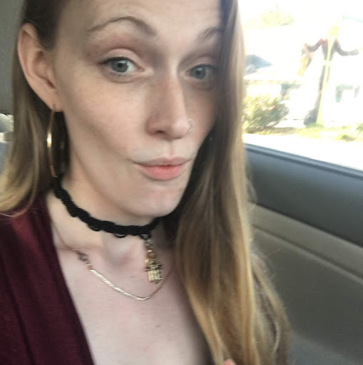 Julia Hayes Photo 29