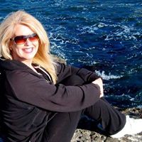 Debby Henry Photo 11
