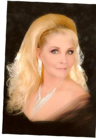 Cindy Hammer Photo 3