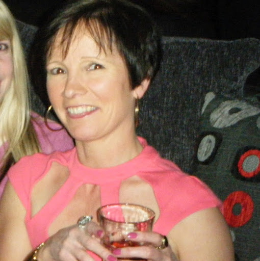 Lorraine Armstrong Photo 18