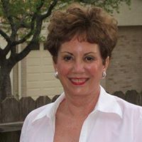 Pamela Quinn Photo 24