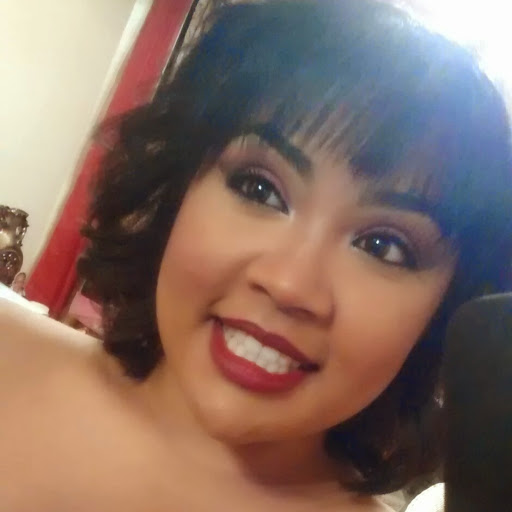 Lydia Santos Photo 32