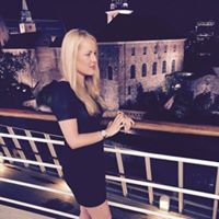 Sarah Winkler Photo 24