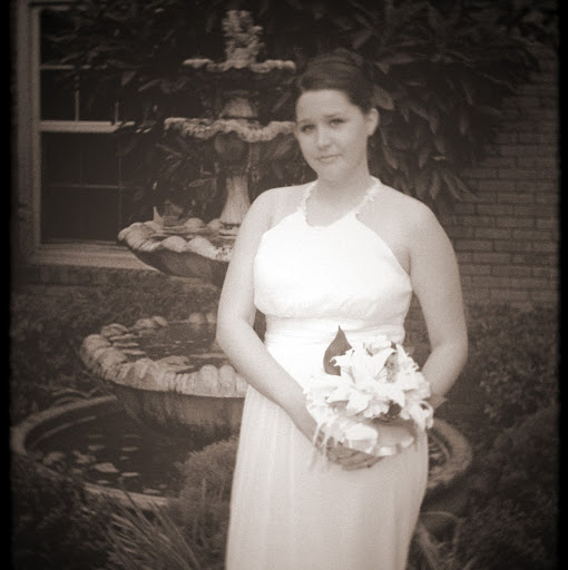 Amy Andersen Photo 7