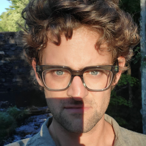 Julian Simons Photo 6