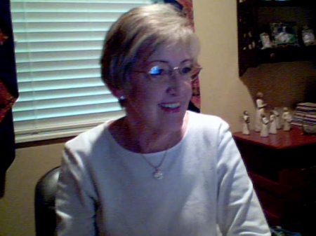 Sandra Holmes Photo 27
