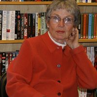 Elizabeth Gunn Photo 12