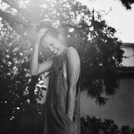 Amanda Tuttle Photo 37