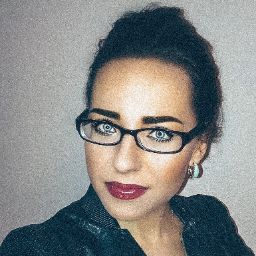 Julia Lauer Photo 3