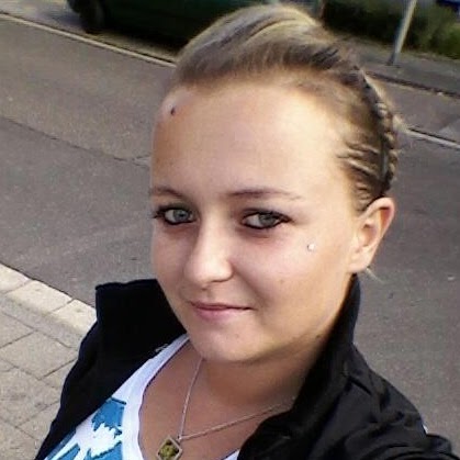 Jenny Hoffmann Photo 15