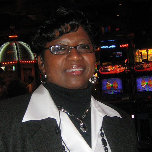 Carolyn Scott Photo 24