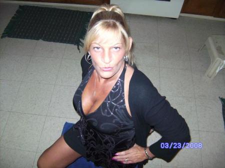 Kelly Wade Photo 31