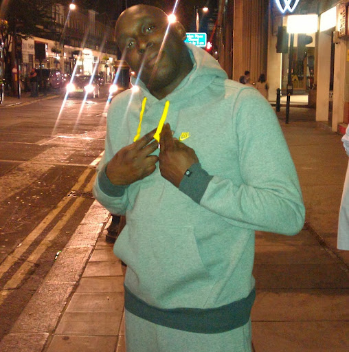 Julian Powell Photo 34