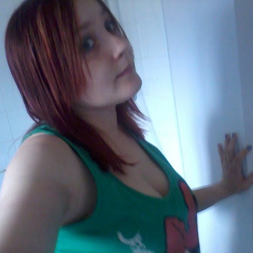 Caroline Bell Photo 34