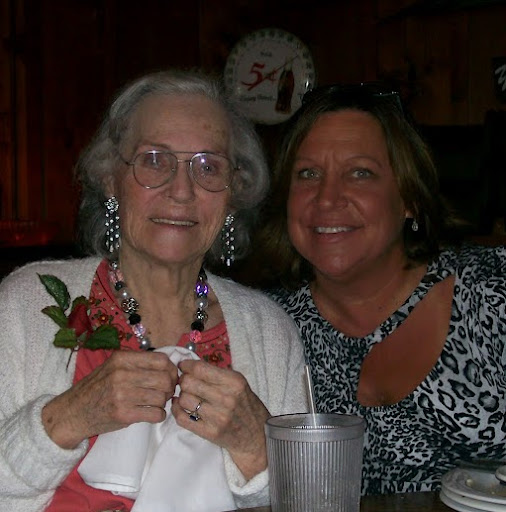 Linda Gossett Photo 11