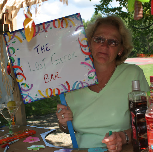 Linda Rowe Photo 13