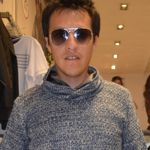 Alberto Paz Photo 34