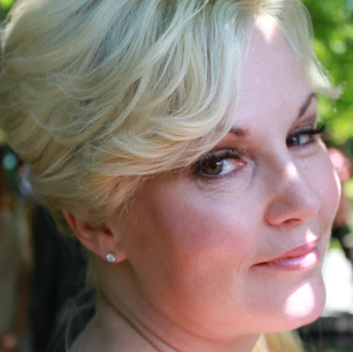 Pamela Bailey Photo 36