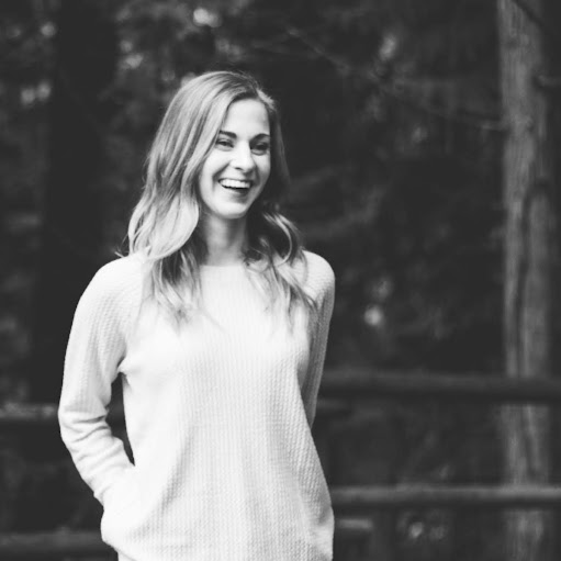 Elizabeth Bradley Photo 35