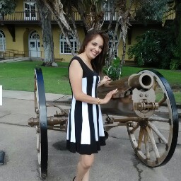Veronica Arnold Photo 17