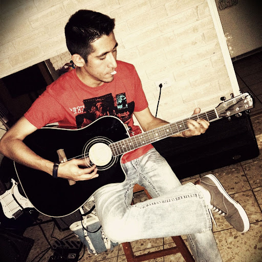 John Robles Photo 32