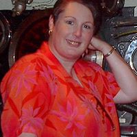 Kelly Larsen Photo 28