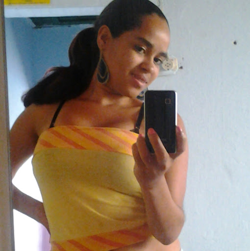 Tami Santos Photo 29
