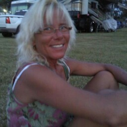 Bobbi Ward Photo 31