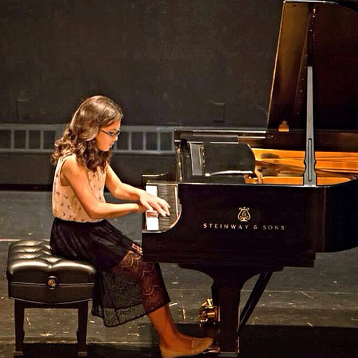 Julia Feldman Photo 25