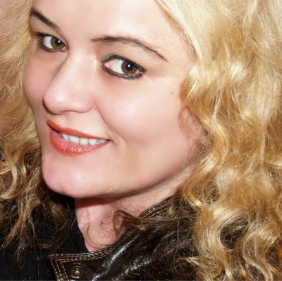 Kelly Mackey Photo 14
