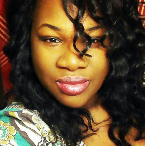 Erica Holmes Photo 37