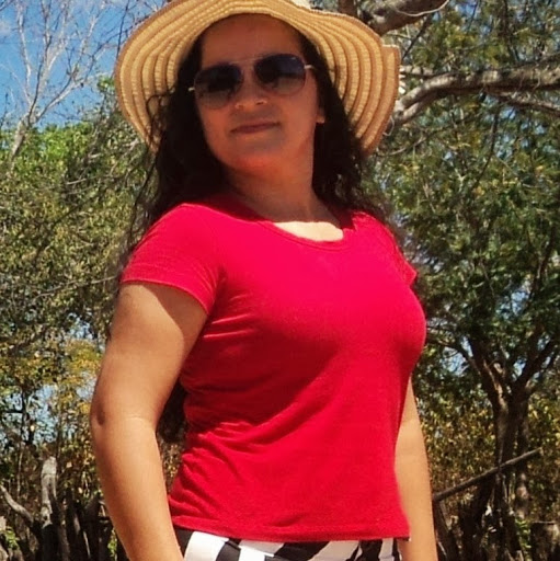 Michelle Melo Photo 24