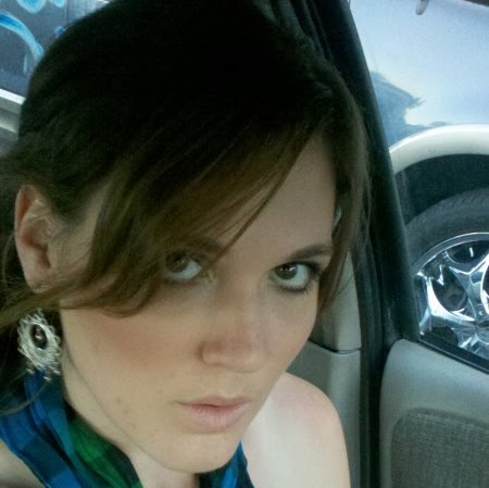 Alison Flowers Photo 8