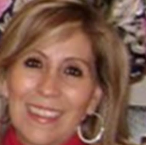 Becky Medina Photo 22
