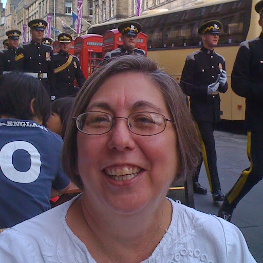Alice Nixon Photo 6
