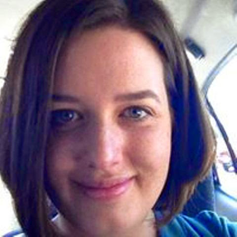 Lisa Mathews Photo 19