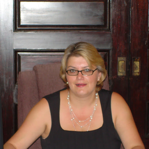 Lisa Burdick Photo 19