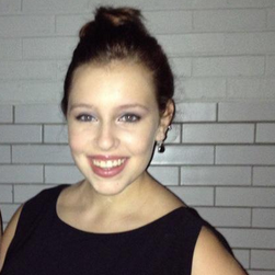 Caitlin Schwartz Photo 7