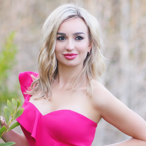 Julia Cutler Photo 17