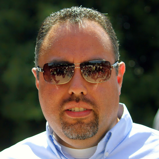 Louie Flores Photo 11