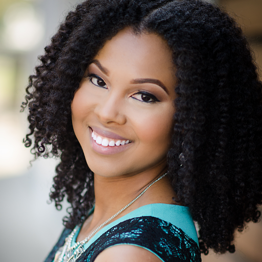 Courtney Powell Photo 18