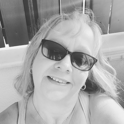 Helen Thornton Photo 38