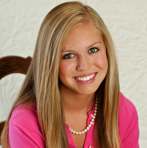 Caroline Hicks Photo 36