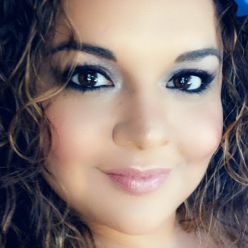 Angela Esquivel Photo 28