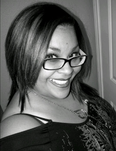 Elizabeth Robles Photo 34