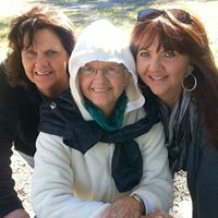 Jennifer Toth Photo 35