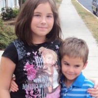 Stephanie Yeager Photo 39
